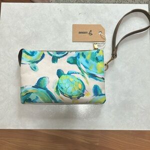 Anngoti turtle wristlet with detachable strap